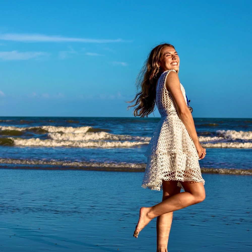 White graduation dress - Picture 6 of 10